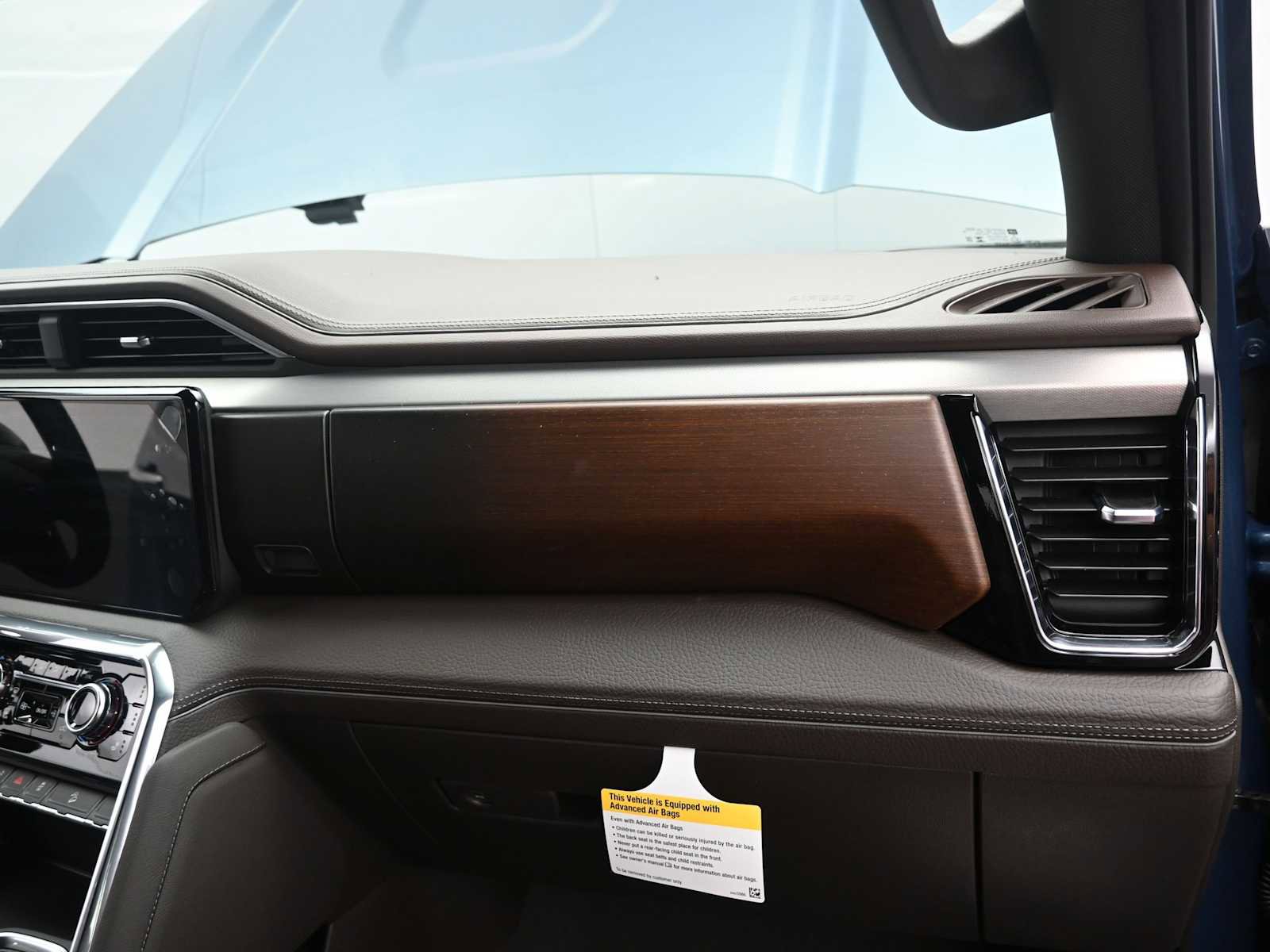 New 2026 GMC Sierra 2500 Denali w/ Denali Reserve Package image 14