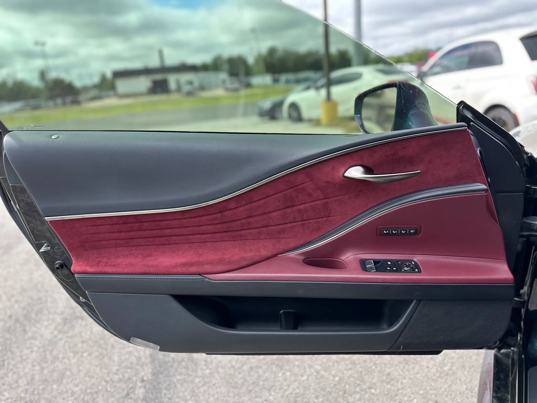 Used 2018 Lexus LC 500 Coupe w/ Touring Package RWD image 18