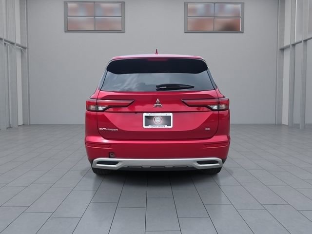 Used 2023 Mitsubishi Outlander SE AWD/4WD image 7