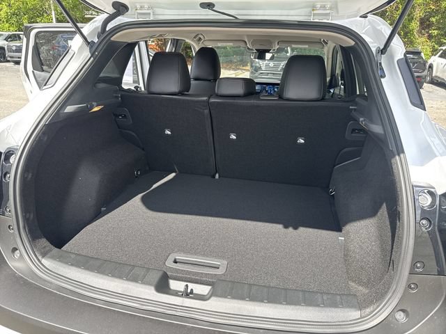 New 2026 Nissan Kicks SR FWD image 12