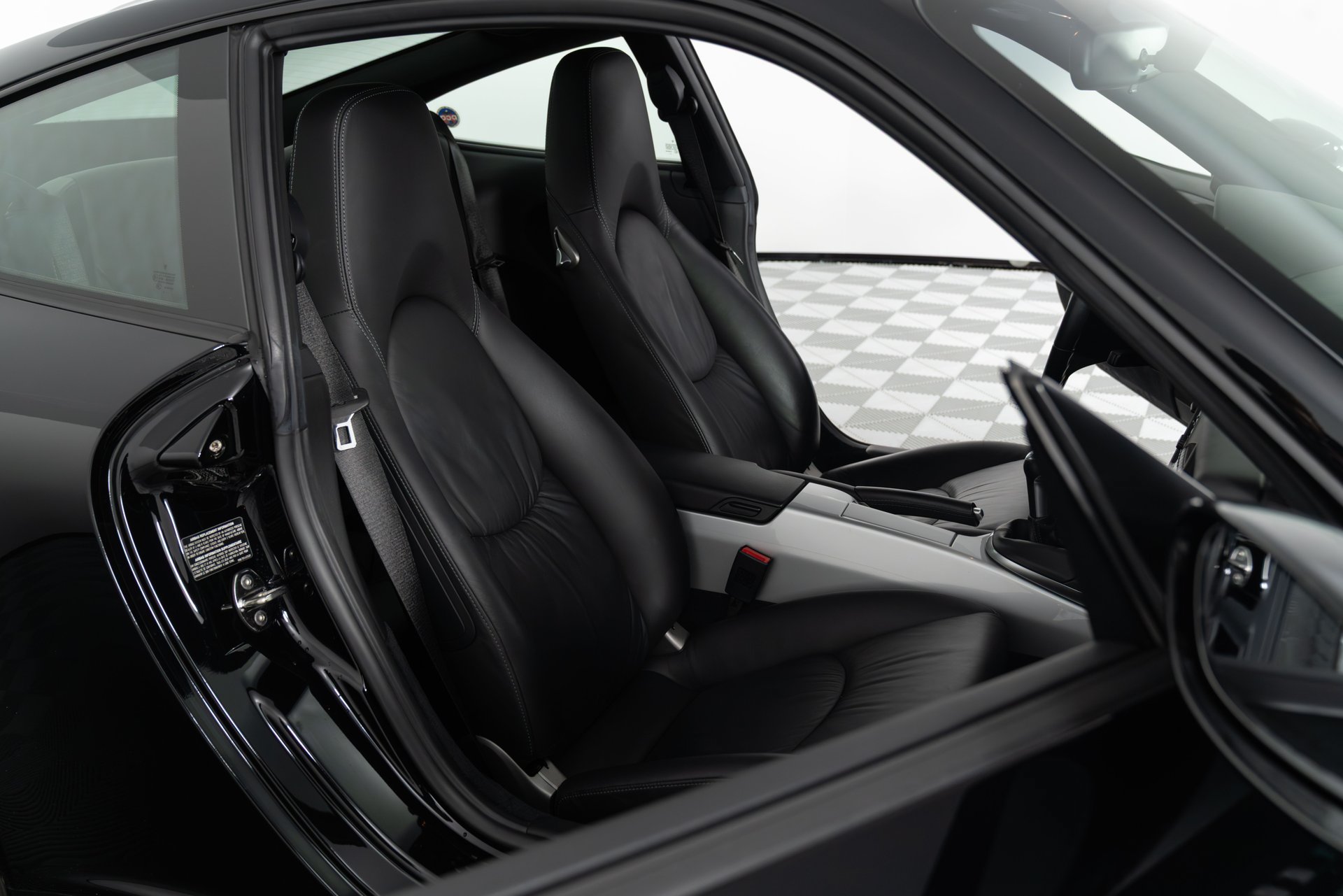 Used 2005 Porsche 911 Carrera S RWD image 17