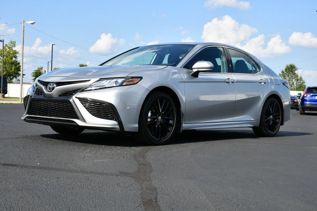 Used 2024 Toyota Camry XSE w/ Cold Weather Package FWD image 3
