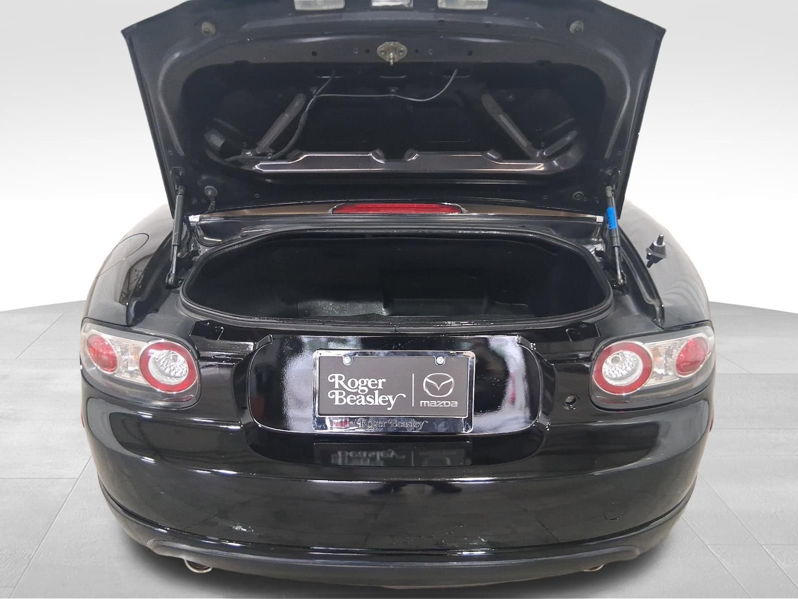 Used 2006 MAZDA MX-5 Miata Grand Touring RWD image 26
