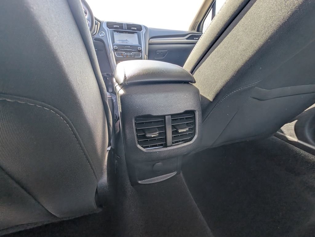 Used 2019 Ford Fusion SE image 33