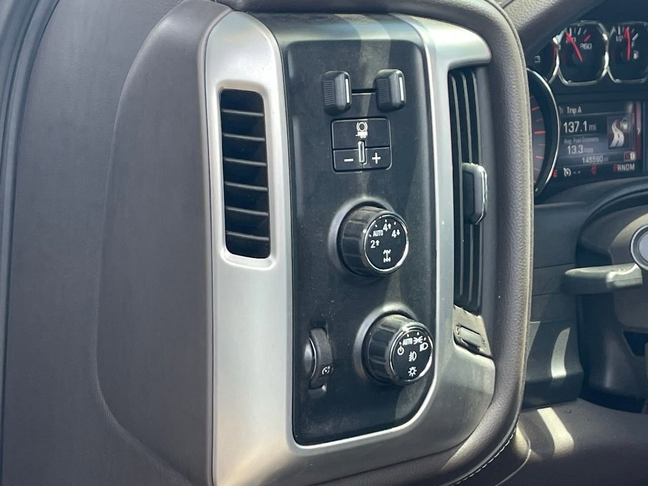 Used 2016 GMC Sierra 1500 SLT AWD/4WD image 8