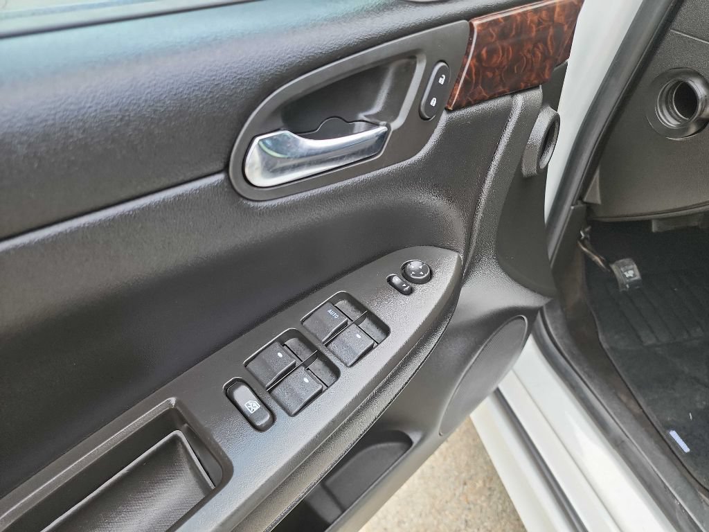 Used 2014 Chevrolet Impala Limited LS FWD image 10