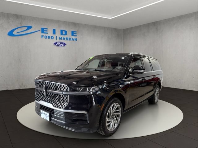 Used 2025 Lincoln Navigator L Reserve AWD/4WD image 5