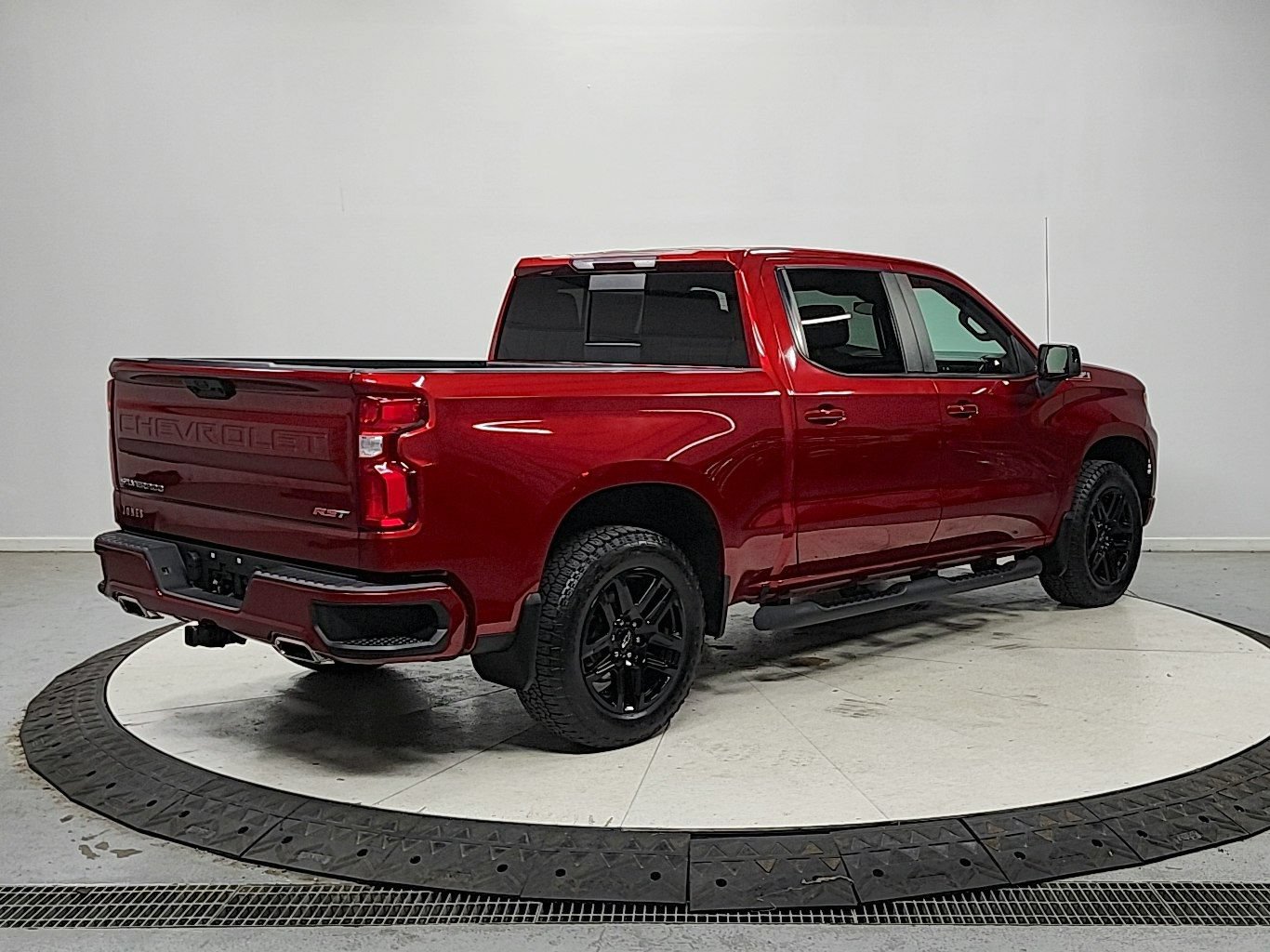 Used 2022 Chevrolet Silverado 1500 RST w/ Convenience Package II AWD/4WD image 7