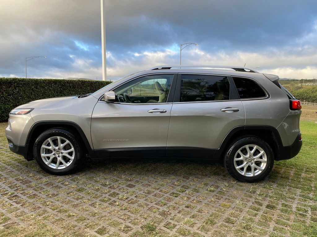 Used 2016 Jeep Cherokee Latitude FWD image 22