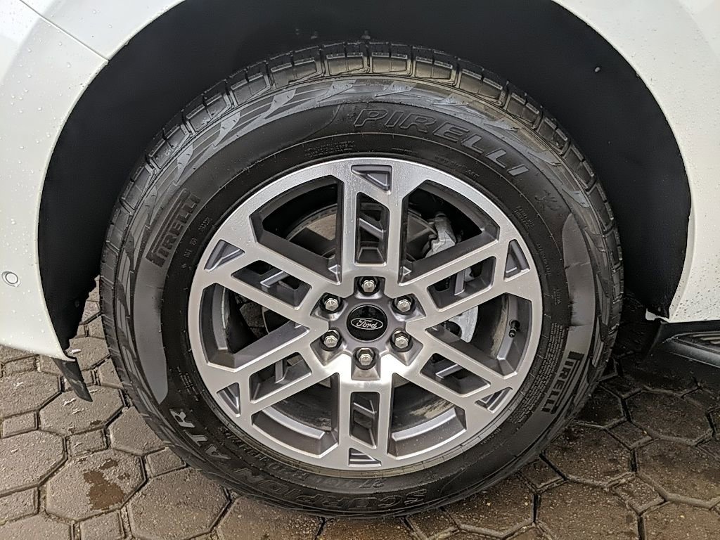 Certified 2025 Ford Expedition Active image 10