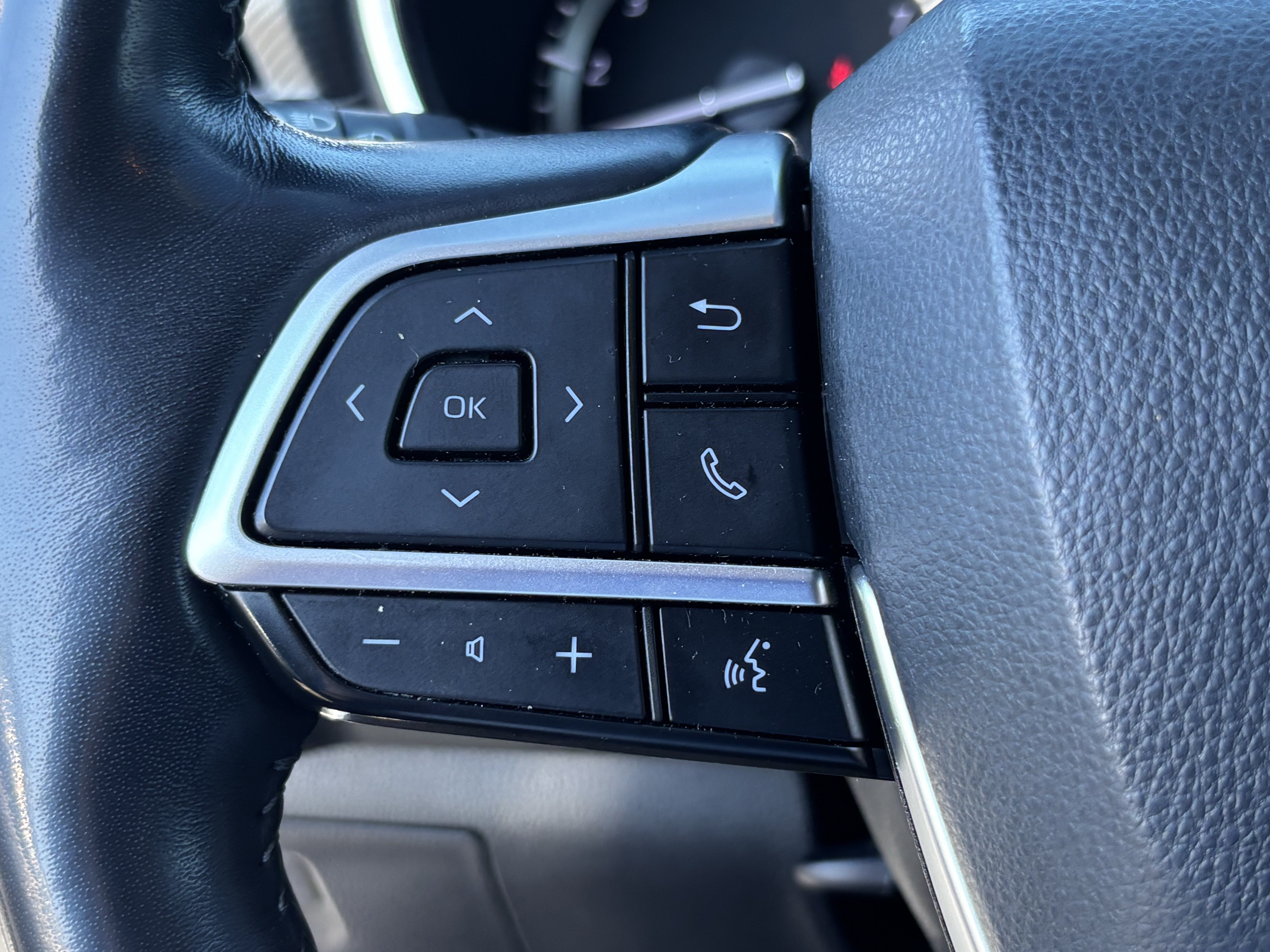 Used 2022 Toyota Highlander Platinum AWD/4WD image 19