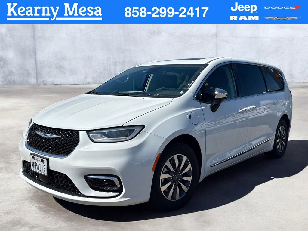 Used 2023 Chrysler Pacifica Limited