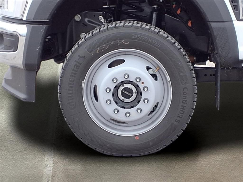 New 2026 Ford F550 4x4 Supercab Super Duty image 17