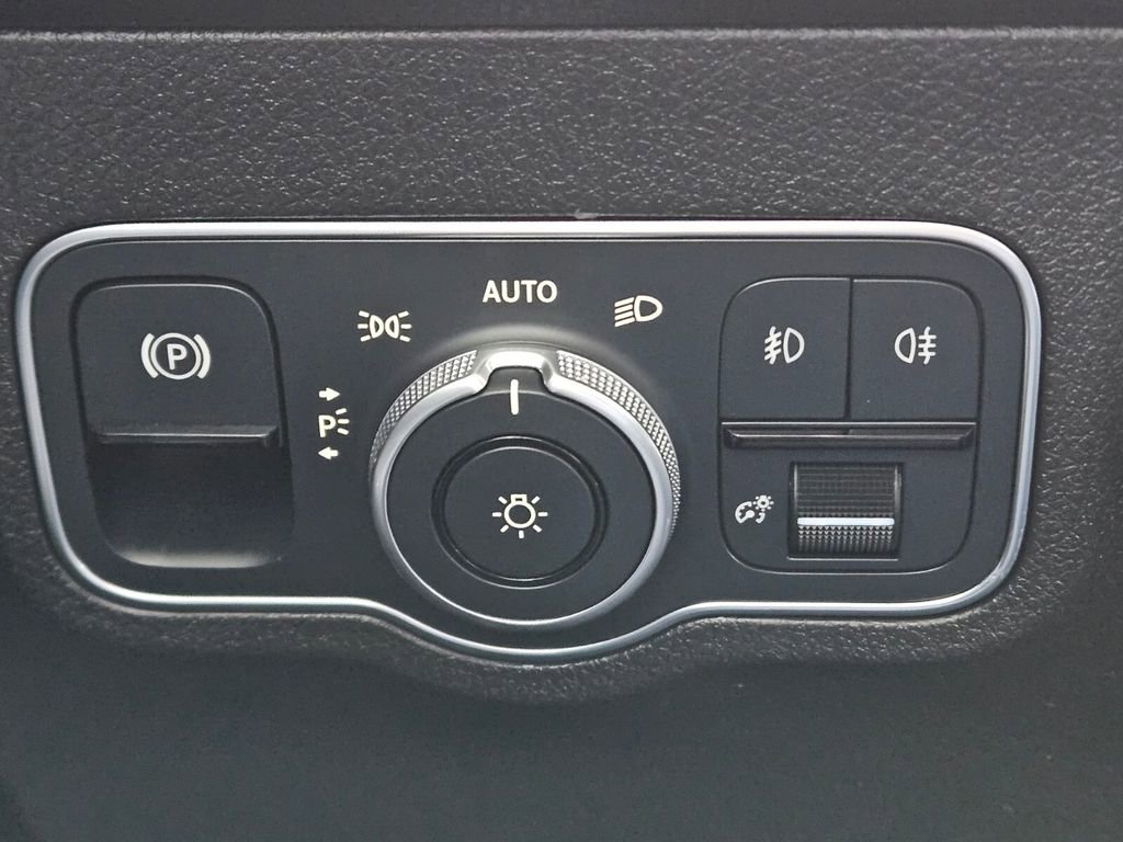 Certified 2021 Mercedes-Benz GLB 250 GLB 250 image 21