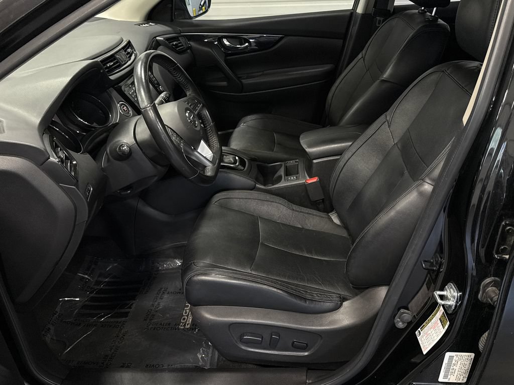 Used 2017 Nissan Rogue Sport SL w/ SL Premium Package AWD/4WD image 7