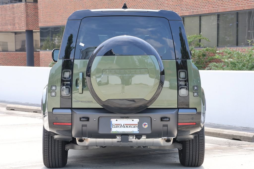 New 2026 Land Rover Defender 130 X-Dynamic SE AWD/4WD image 5