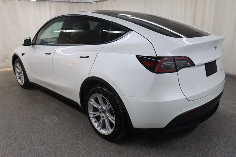 Used 2021 Tesla Model Y Long Range AWD/4WD image 5