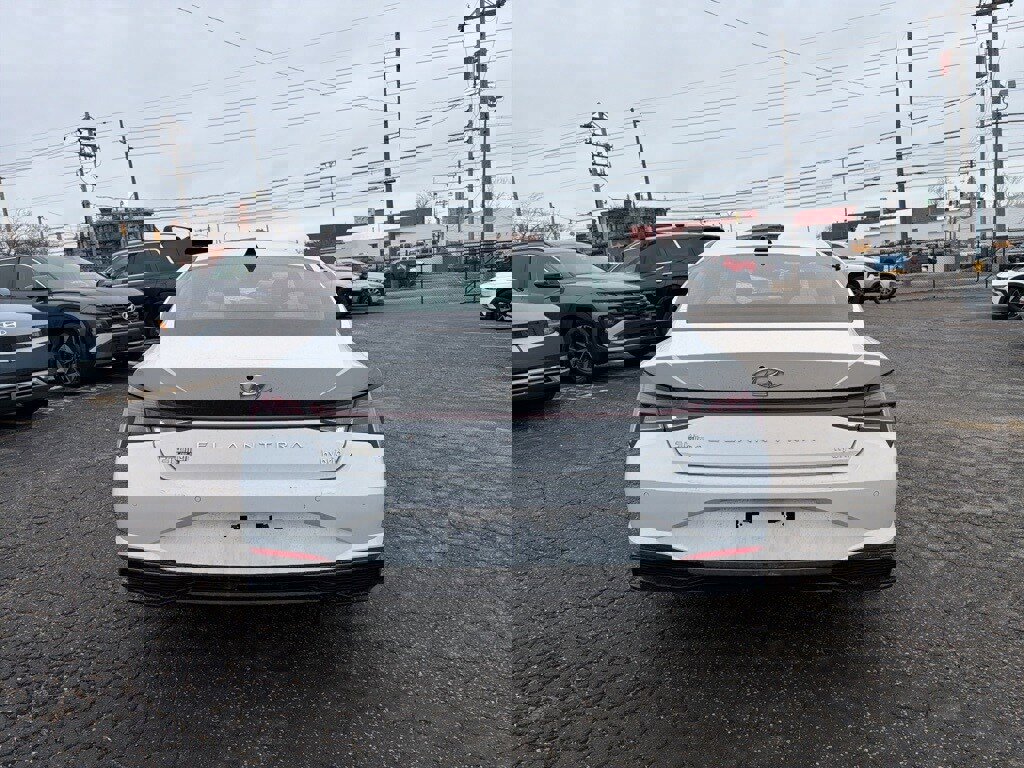 Certified 2022 Hyundai Elantra Limited image 6