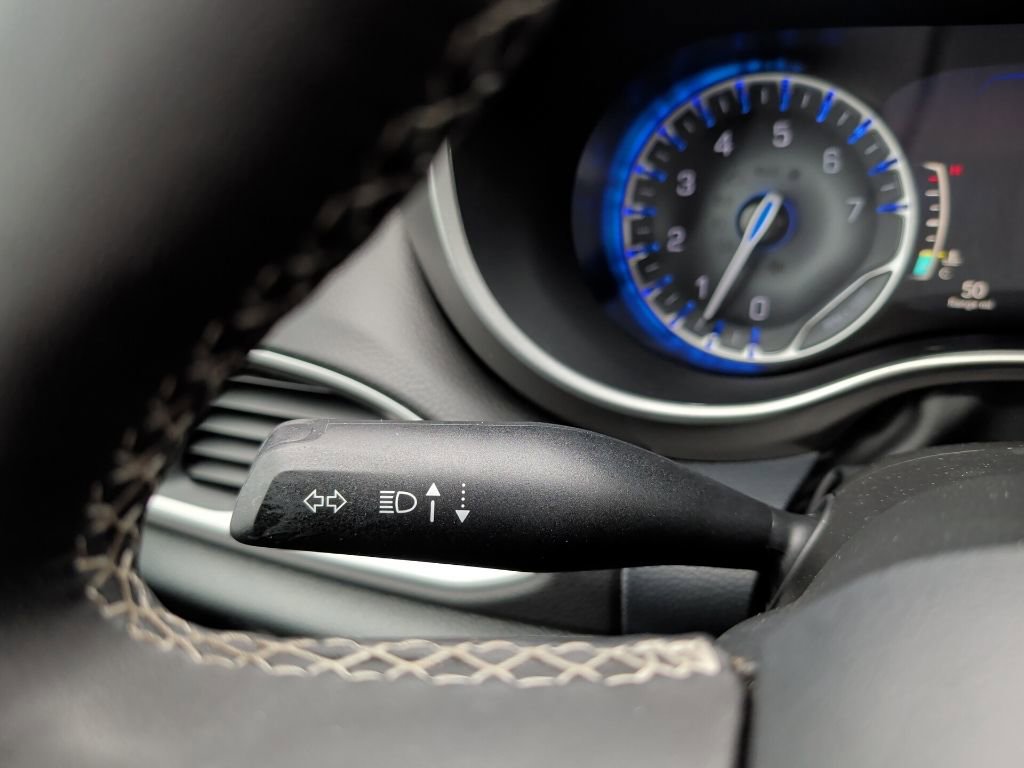 Used 2025 Chrysler Pacifica Select image 20