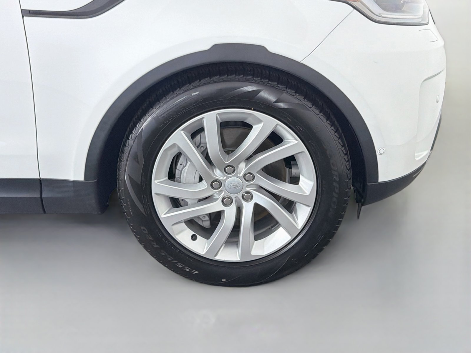 Used 2023 Land Rover Discovery S AWD/4WD image 35