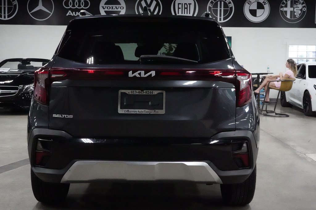 Used 2025 Kia Seltos EX w/ EX Sunroof Package FWD image 4