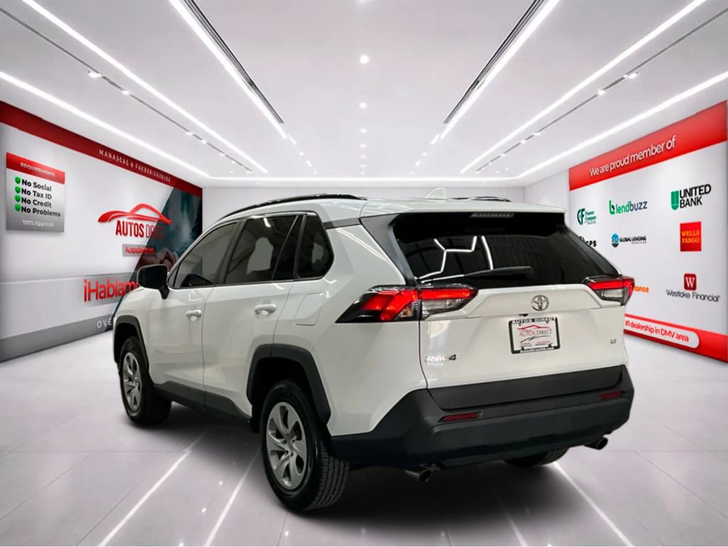 Used 2020 Toyota RAV4 LE FWD image 5