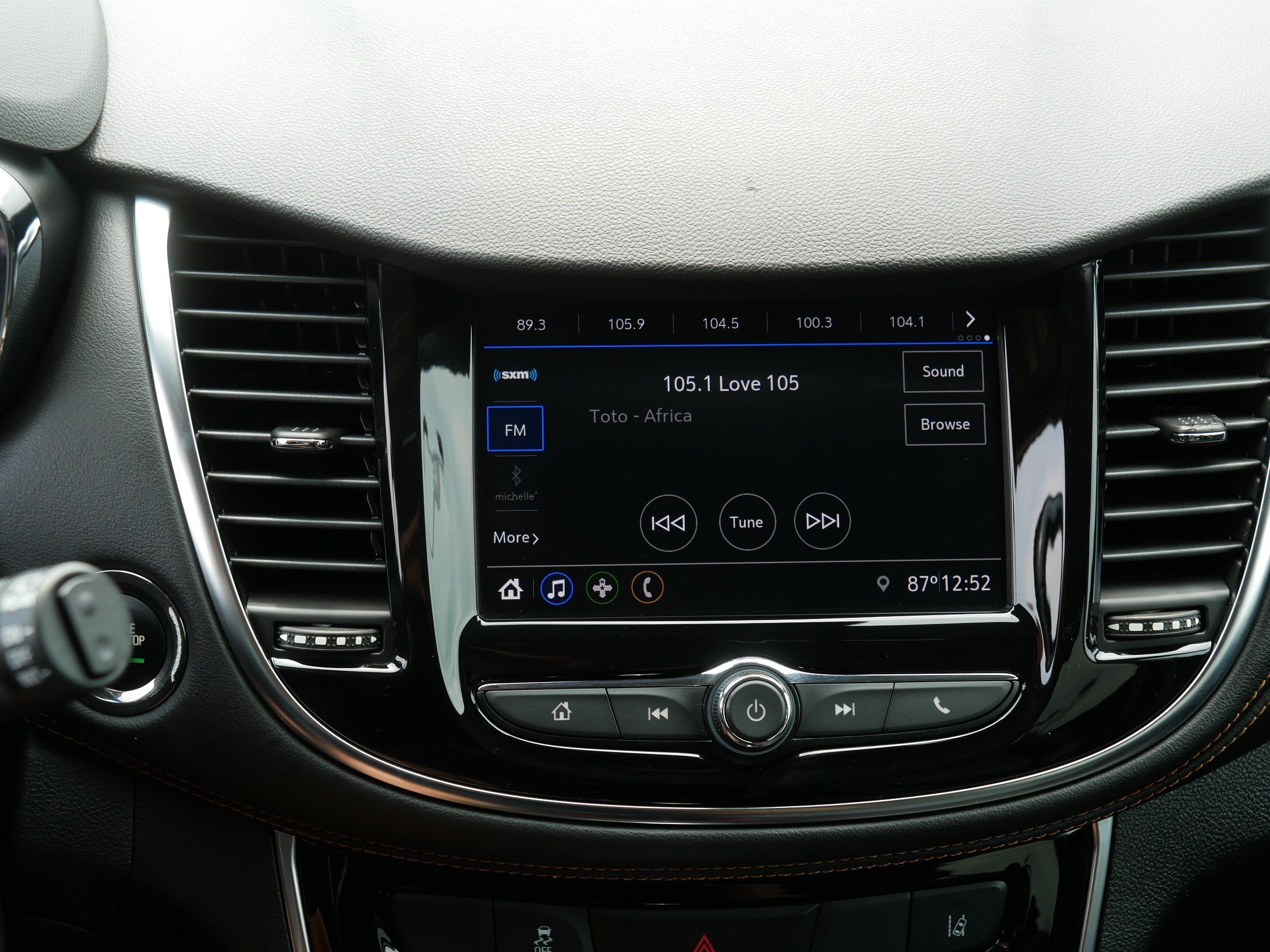 Used 2020 Chevrolet Trax Premier AWD/4WD image 22