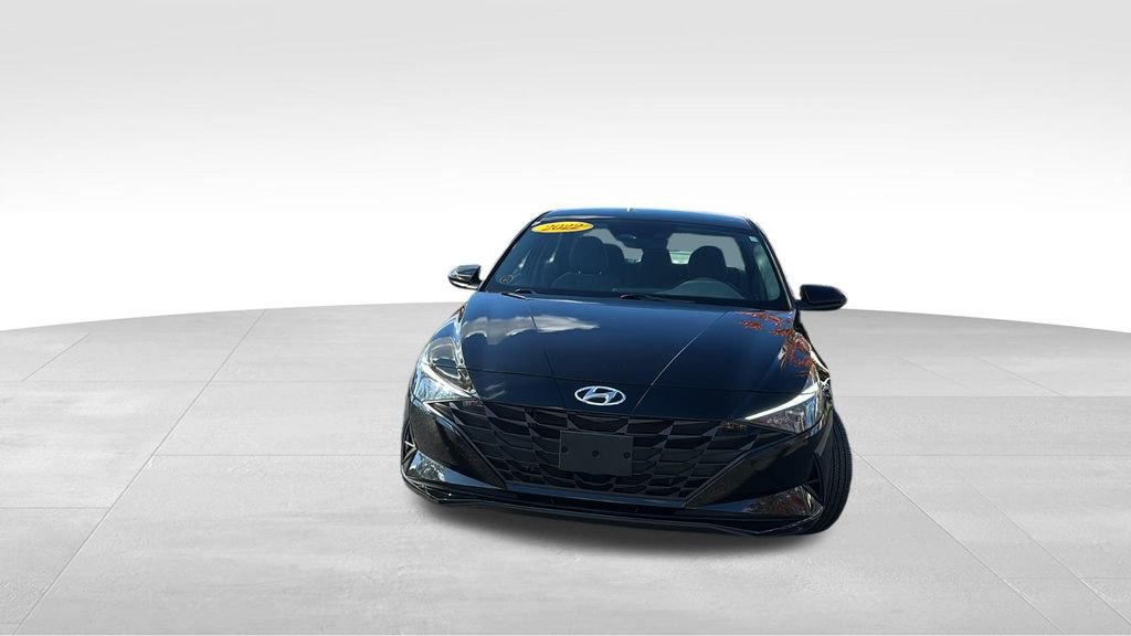 Used 2022 Hyundai Elantra Blue image 2