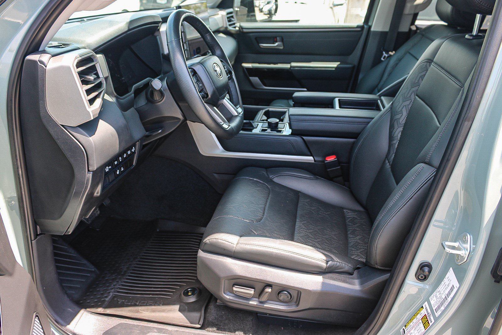 Used 2024 Toyota Tundra Limited AWD/4WD image 18