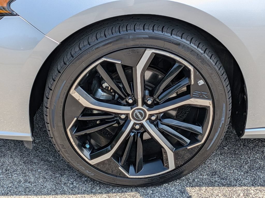 Used 2024 Nissan Altima 2.5 SR FWD image 14