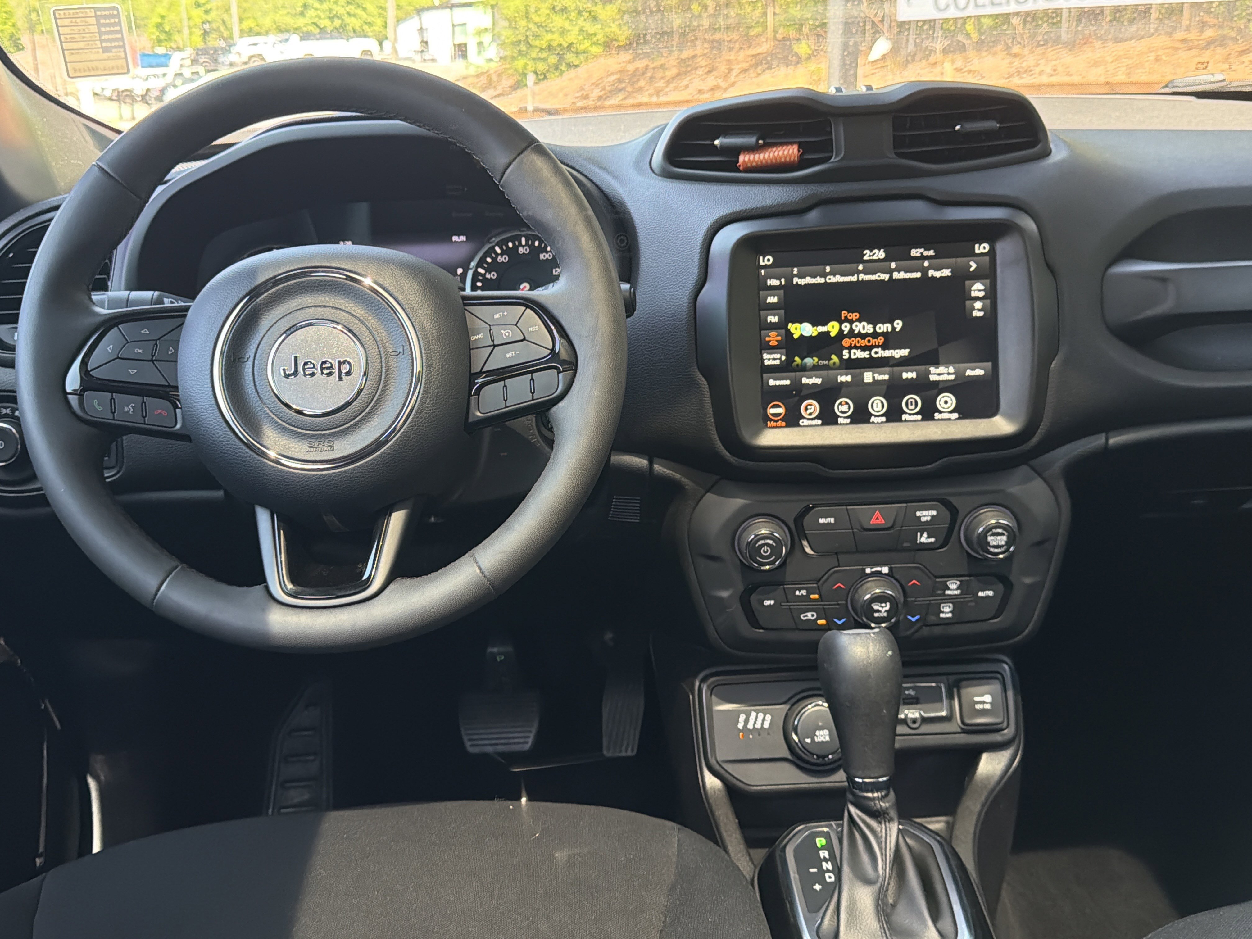 Used 2022 Jeep Renegade Altitude w/ Sun/Sound Group AWD/4WD image 27