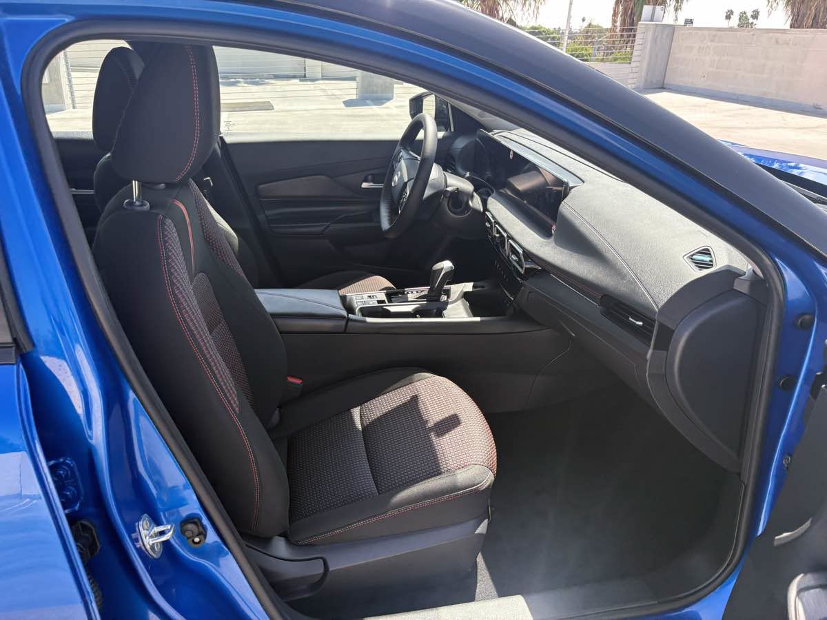 Used 2026 Nissan Sentra SR w/ Floor Mat Package FWD image 18