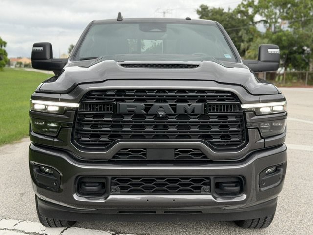 Used 2025 RAM 2500 Limited AWD/4WD image 8