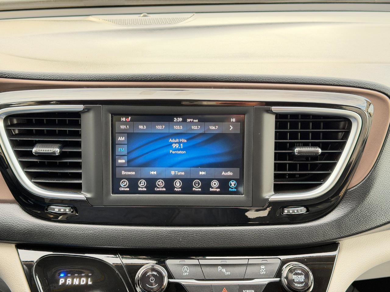 Used 2018 Chrysler Pacifica Touring-L FWD image 50
