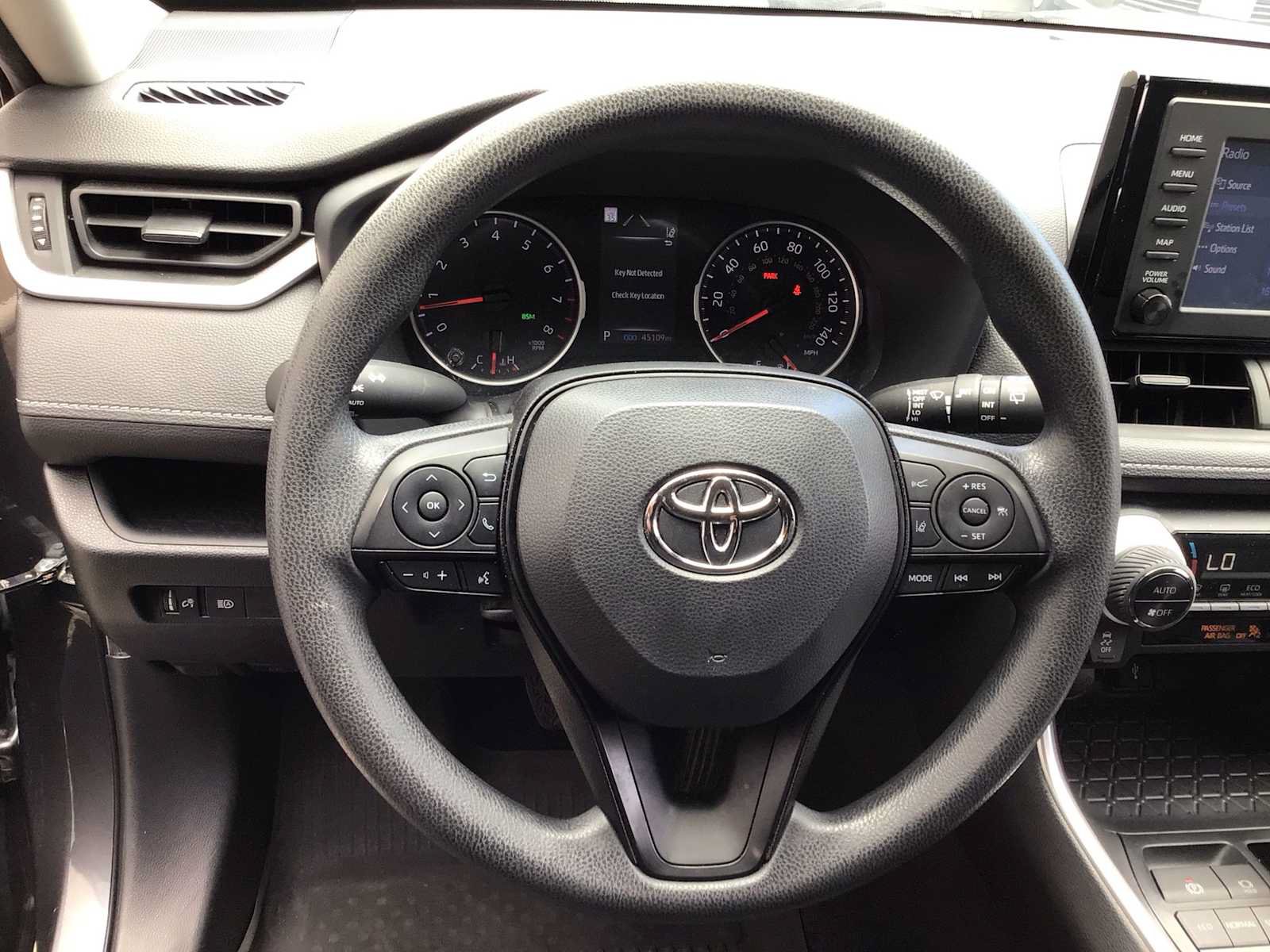 Used 2022 Toyota RAV4 XLE FWD image 15