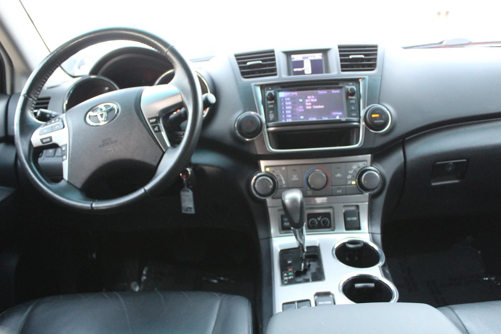 Used 2013 Toyota Highlander SE FWD image 15