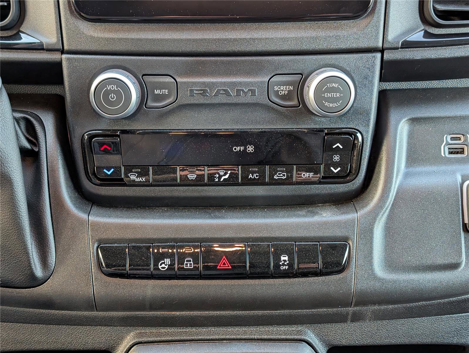 New 2026 RAM ProMaster 2500 w/ Cold Weather Group image 20