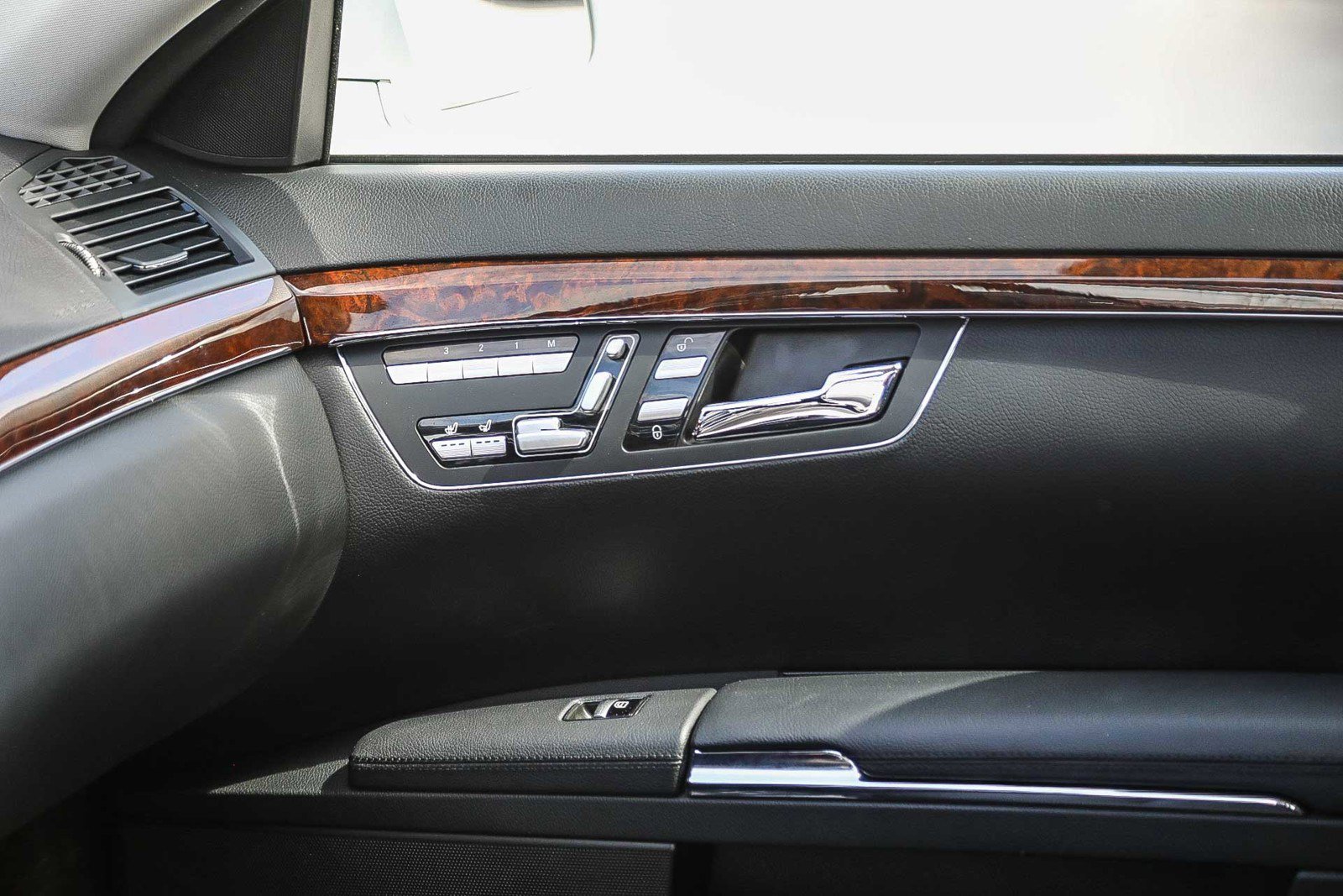 Used 2012 Mercedes-Benz S 550 image 21