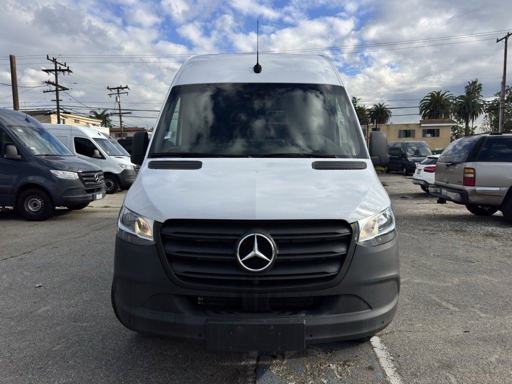 Used 2024 Mercedes-Benz Sprinter 2500 image 2