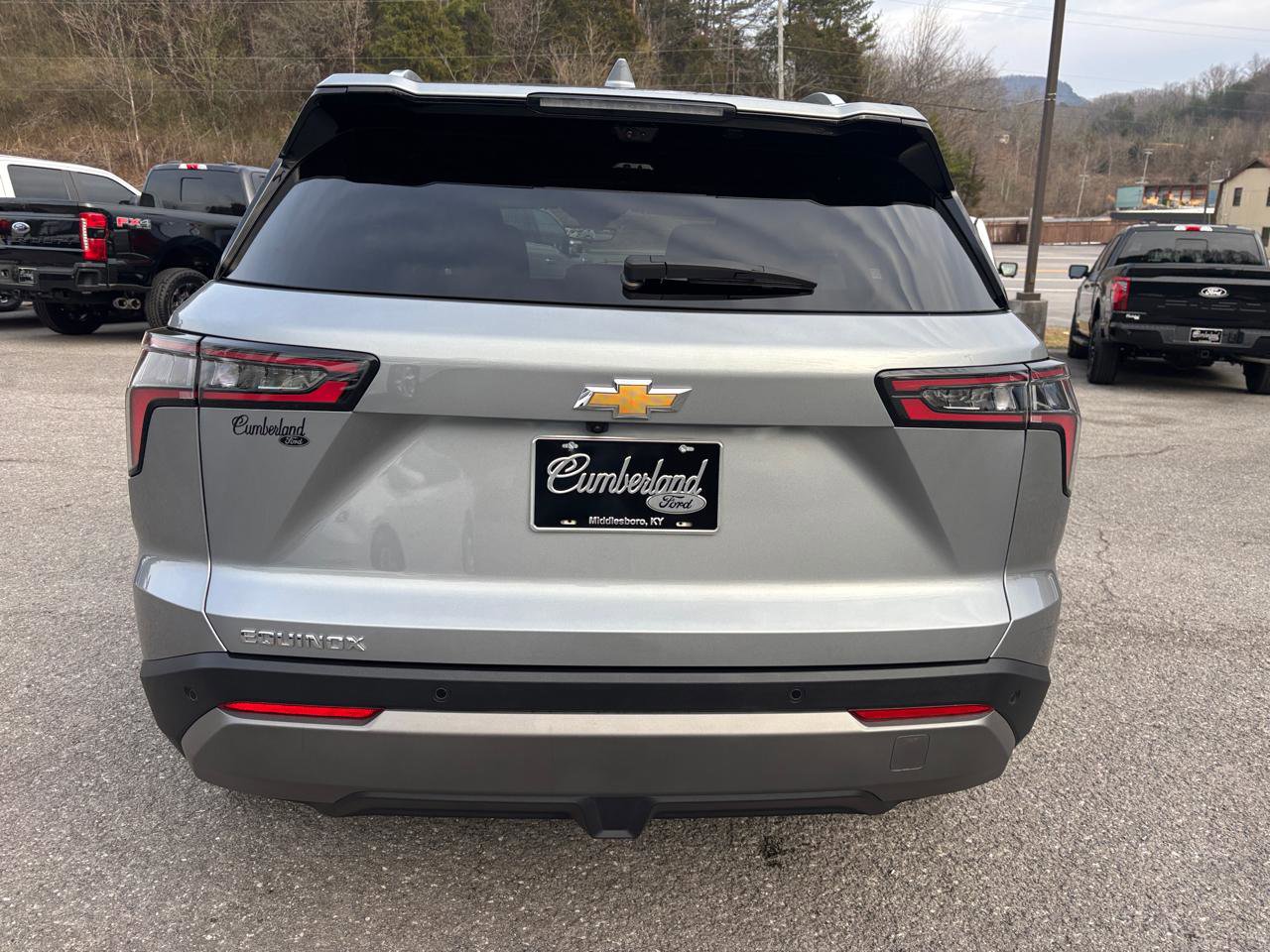 Used 2025 Chevrolet Equinox LT w/ Safety and Technology Package FWD image 3