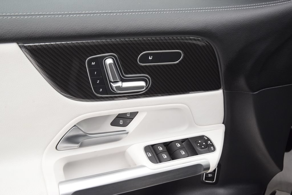 Used 2023 Mercedes-Benz GLB 250 image 21