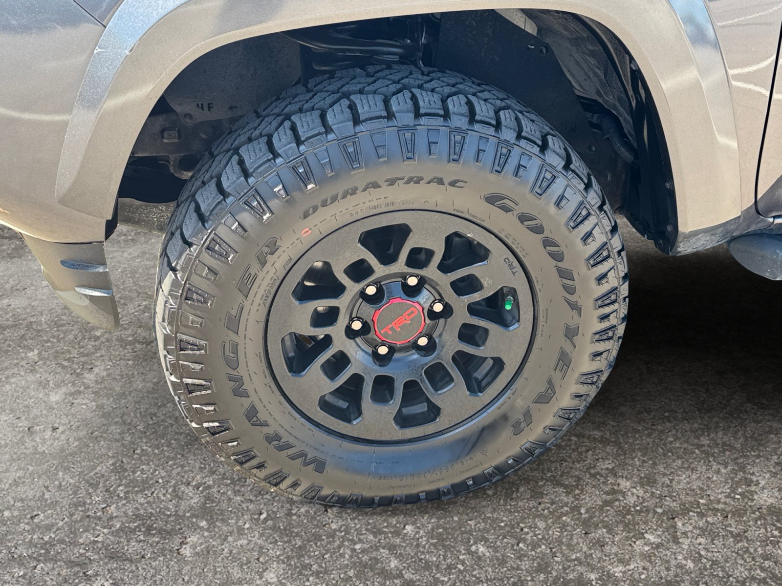 Used 2023 Toyota Tacoma SR5 AWD/4WD image 13