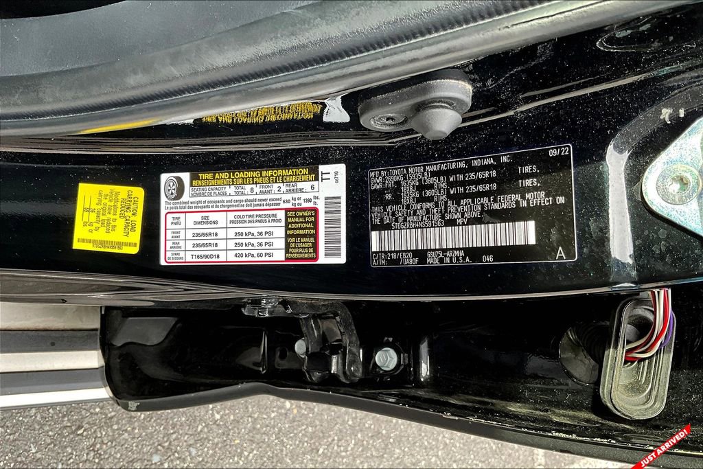 Used 2022 Toyota Highlander XLE image 12