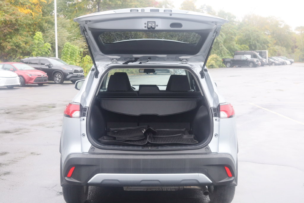 Used 2023 Toyota Corolla Cross LE w/ Moonroof Package AWD/4WD image 16