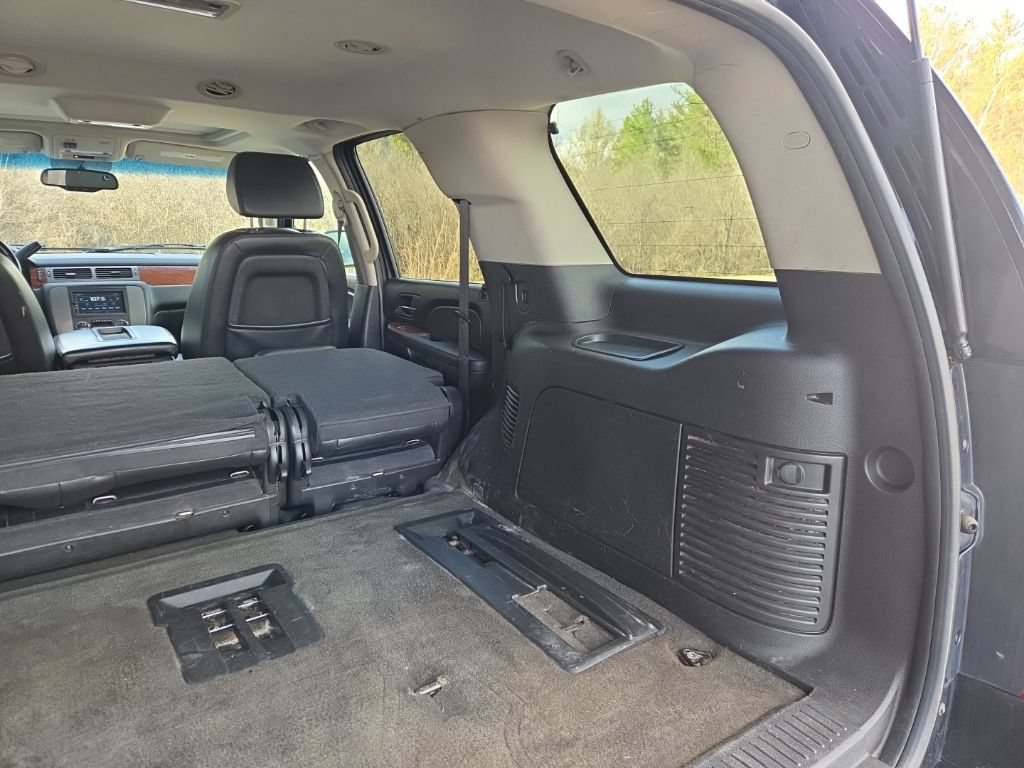 Used 2008 GMC Yukon SLT w/ SLT Preferred Equipment Group AWD/4WD image 29