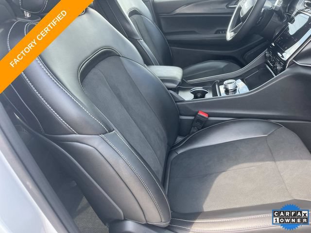 Certified 2025 Jeep Grand Cherokee Altitude AWD/4WD image 24
