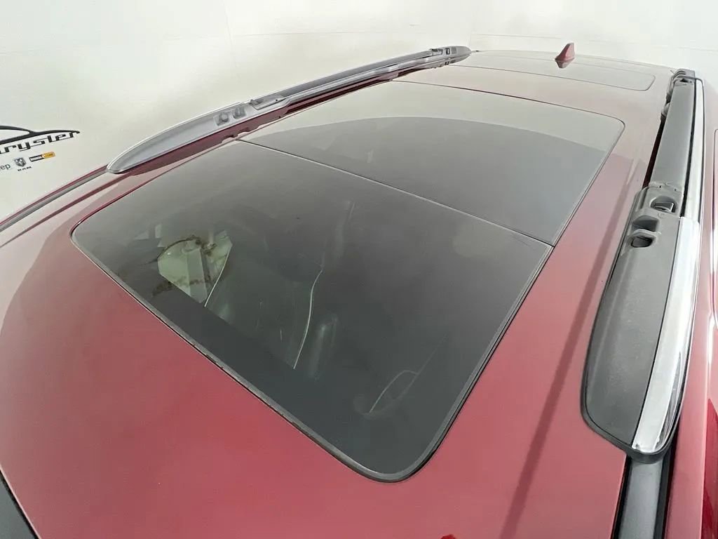 Used 2021 Chrysler Pacifica Limited image 23