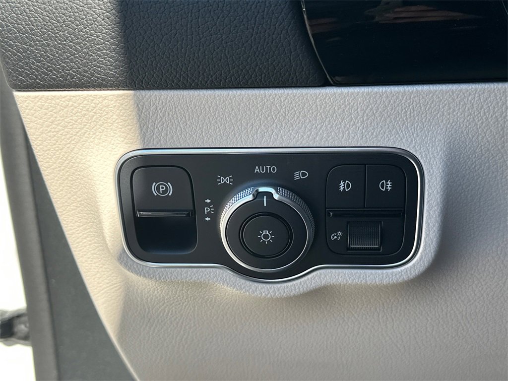 Certified 2026 Mercedes-Benz GLA 250 4MATIC image 32