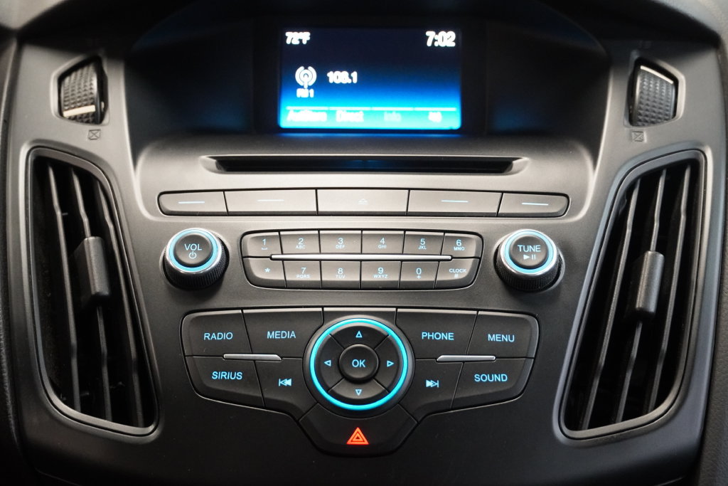 Used 2015 Ford Focus SE FWD image 19