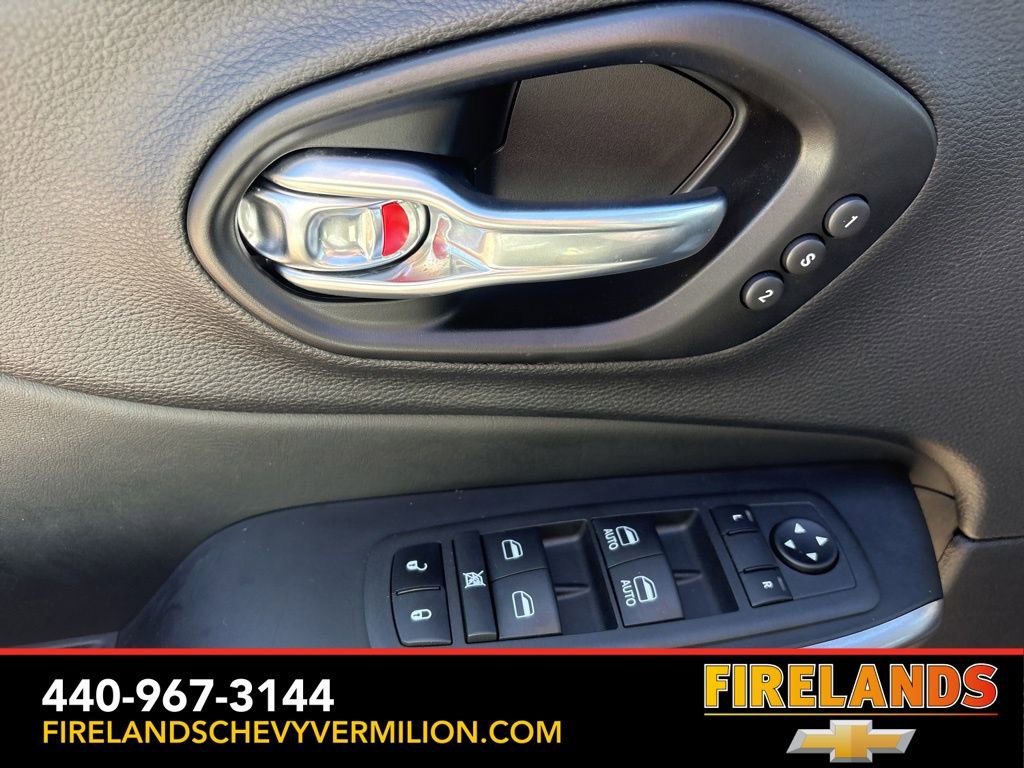 Used 2022 Jeep Cherokee Limited w/ Mopar Interior Package image 14